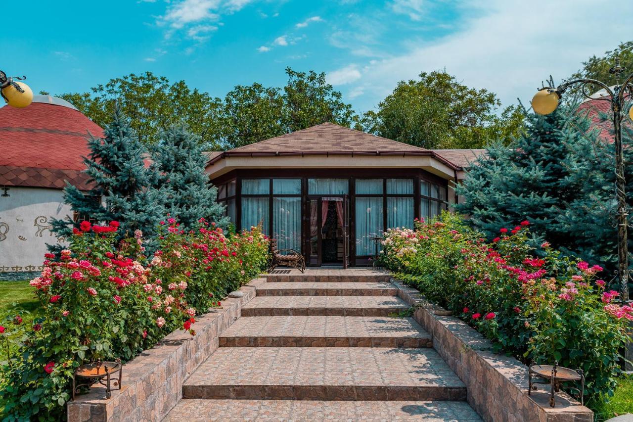 Gоlden Dragon Villa Hotel Biškek Exteriér fotografie