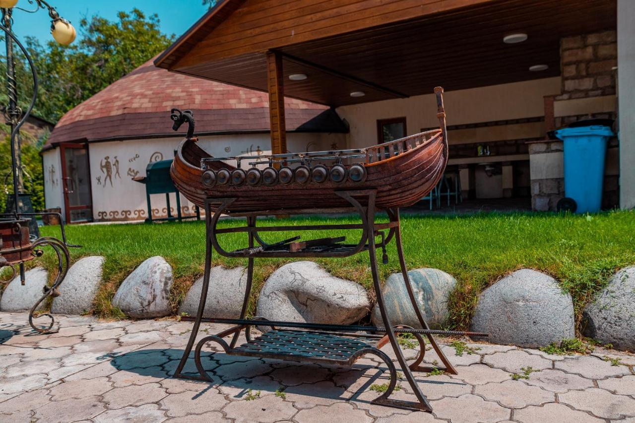 Gоlden Dragon Villa Hotel Biškek Exteriér fotografie