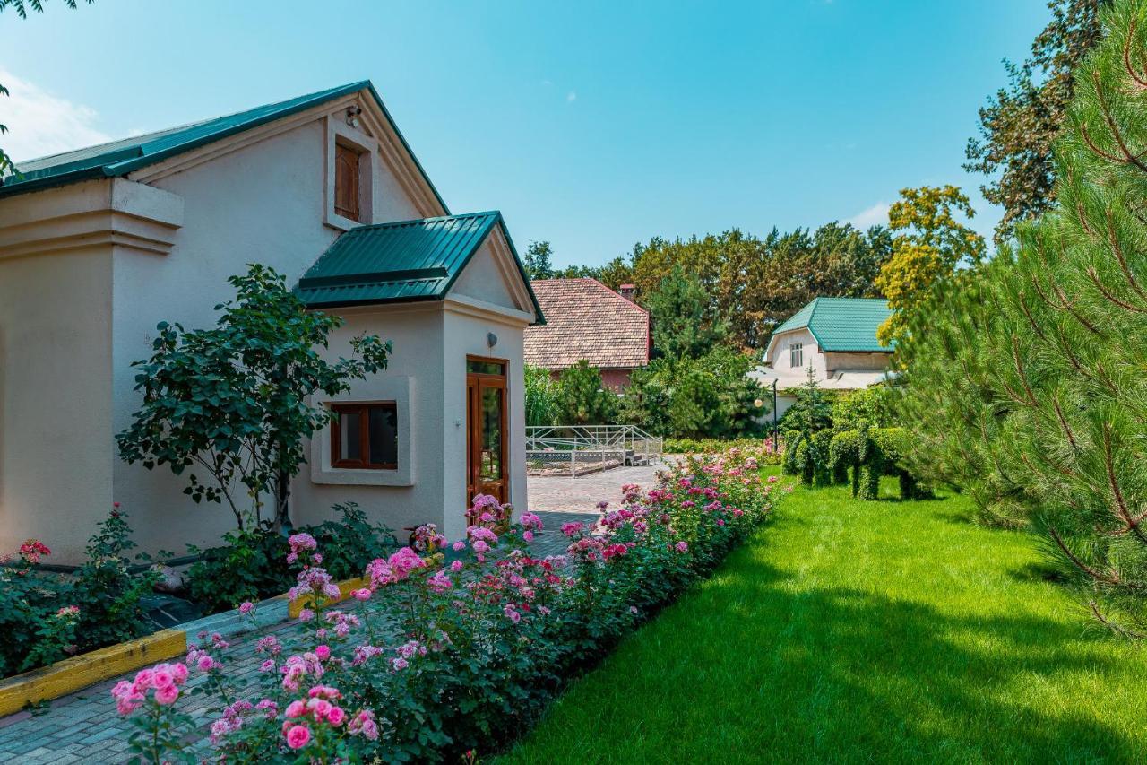 Gоlden Dragon Villa Hotel Biškek Exteriér fotografie